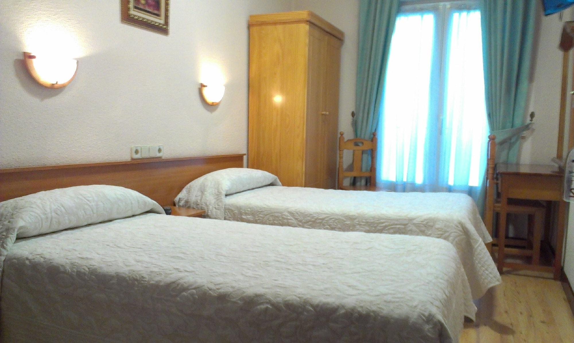 Hostal Zamora Madrid Exterior photo