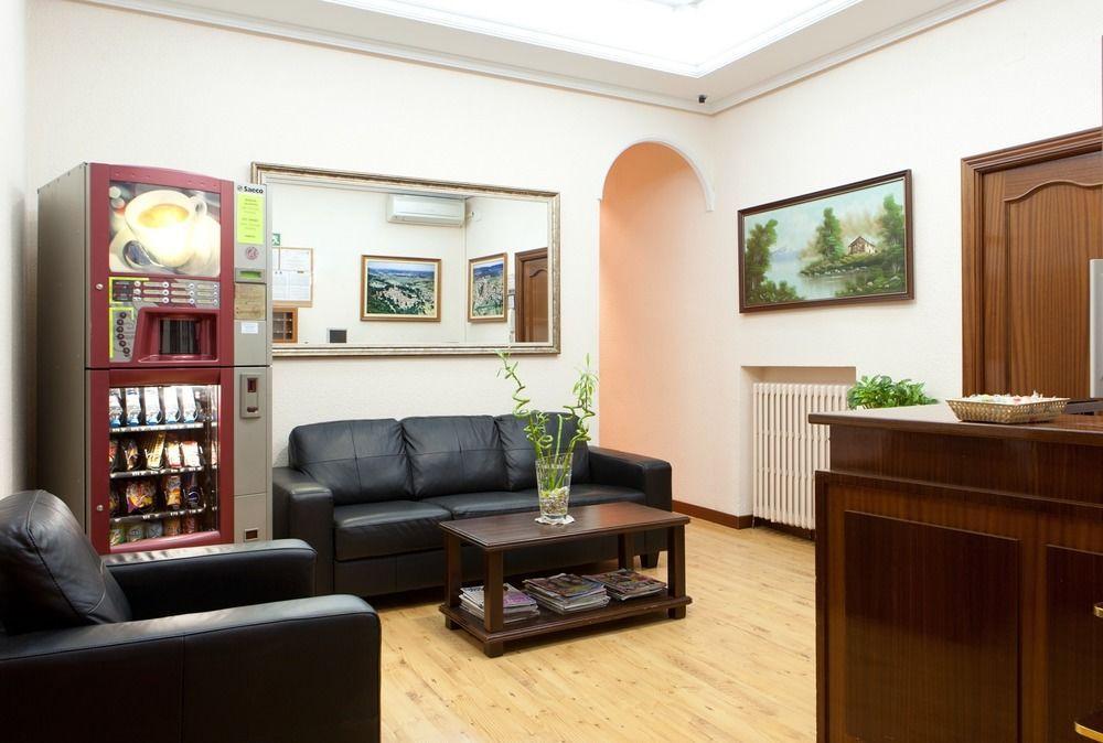 Hostal Zamora Madrid Exterior photo