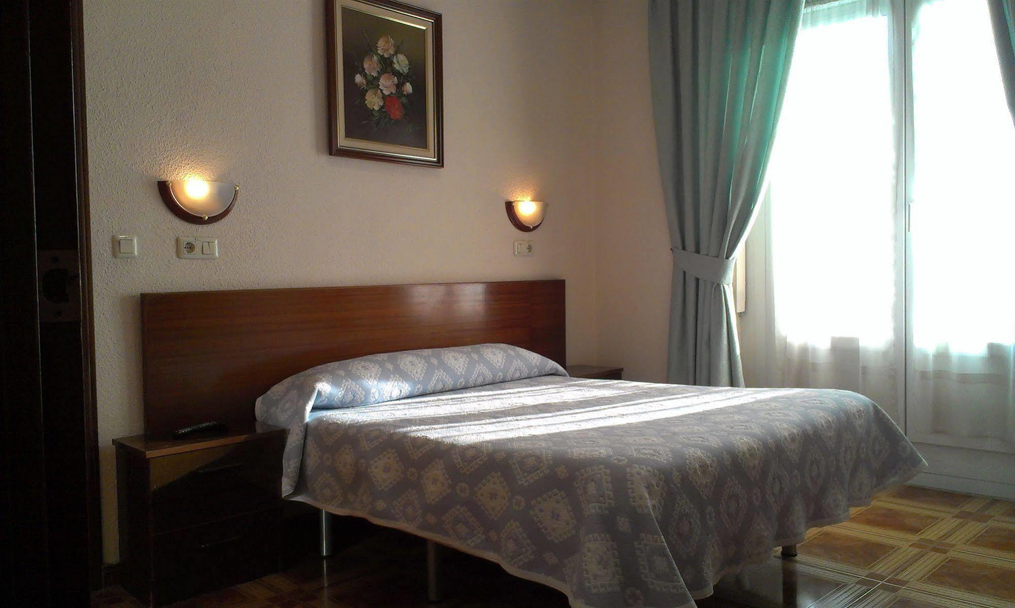 Hostal Zamora Madrid Exterior photo